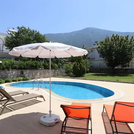 Villa Oludenizde 3+1 Villla *