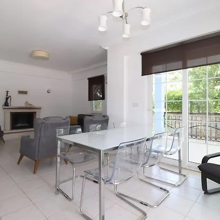 Oludenizde 3+1 Villla Fethiye